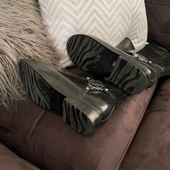 Michael Kors Fulton Harness Medallion Rain Boots - Picture 3 of 7